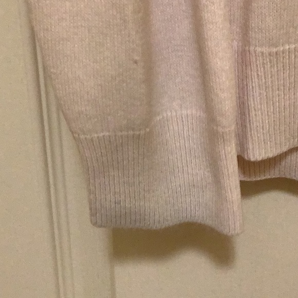 Pink soft sweater long sleeves zipper back size L nice for the colder weather 💕 - Picture 12 of 12